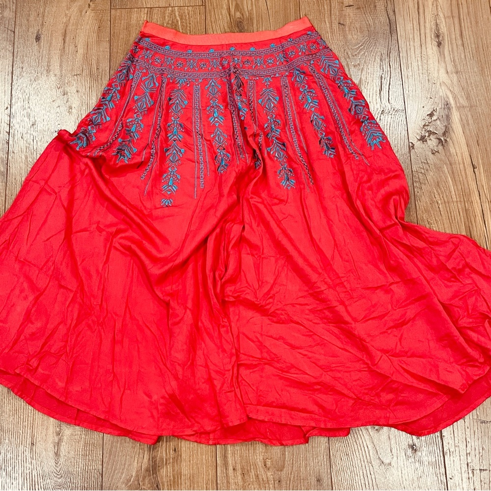 Elizabeth and James Women Size 6 Maxi Skirt Embroidered Red Blue - Picture 7 of 7